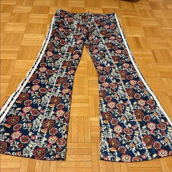 Adidas. Women pants - Picture 7 of 14